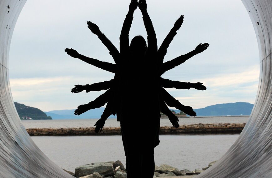 HAS GREEK MYTHOLOGY COME FROM HINDUISM? IS THE DREADED GREEK GODDESS HECATE, IN REALITY, THE HINDU GODDESS KALI OR IS KALI HECATE?